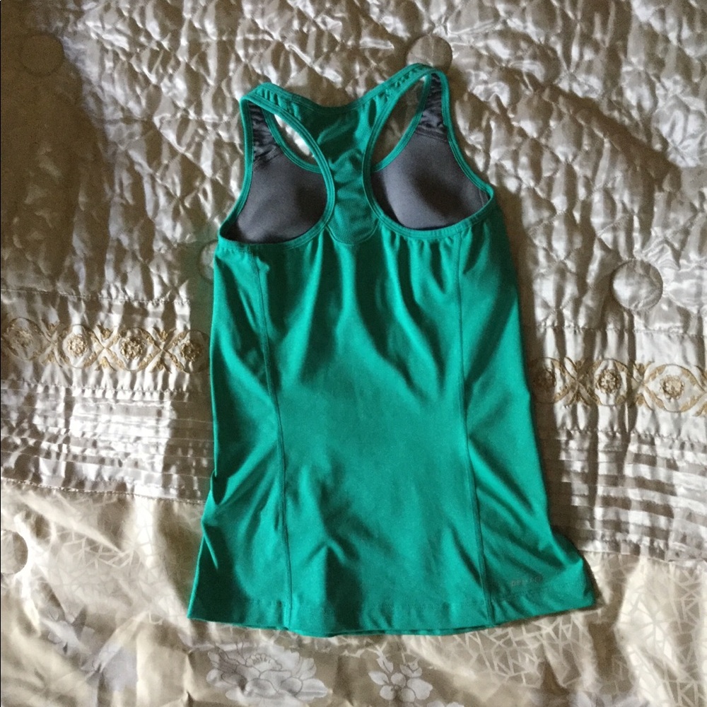 Nike dri-fit women top